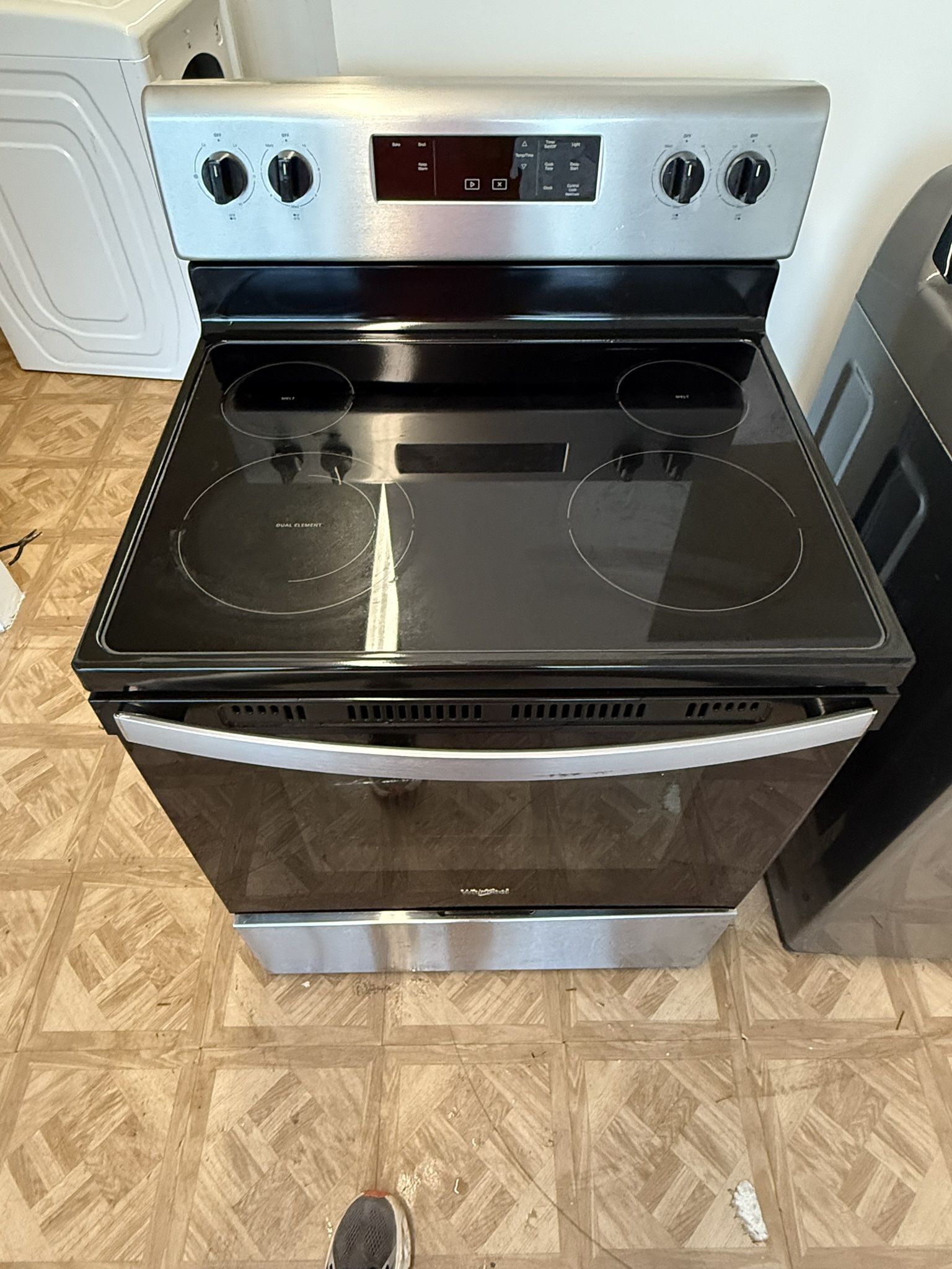 WHIRLPOOL GLASS TOP STOVE STAINLESS STEEL.