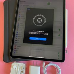 Apple IPad Pro 12.9” 3rd Generation (Face ID/Liquid Retina Display) 256GB WiFi + cellular (Unlocked) with keyboard, Pen & Accessories