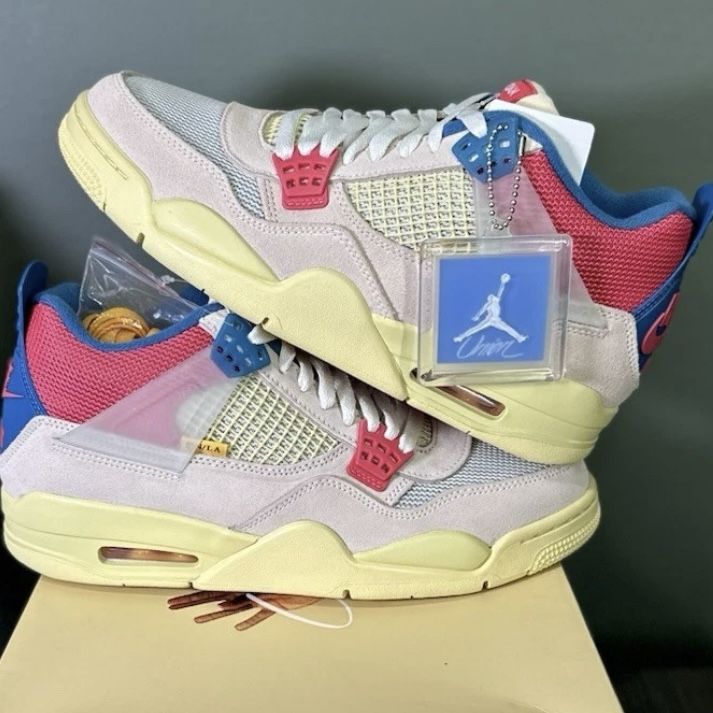 Air Jordan Retro 4 Union Guava Ice - Size 9
