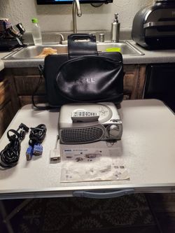 Dell DLP Projector with Carry Bag and Accessories