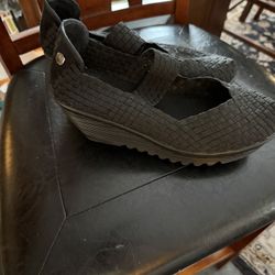 Bernie Mev Women’s Size 8 New! 