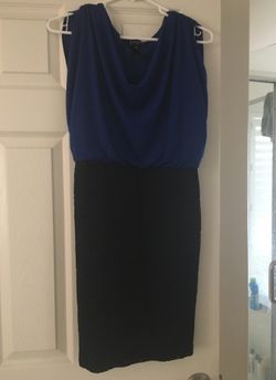 Vestido azul con encaje negro. Talla 8