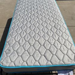 FREE DELIVERY: Twin Bed