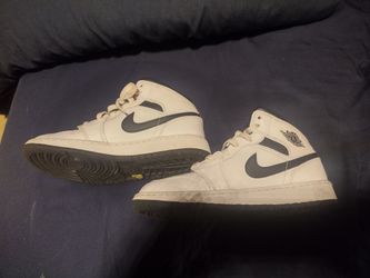 Air Jordan 1 Mid White Dark Grey Sneakers