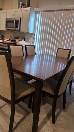 Dining Table Set with 4 Chairs