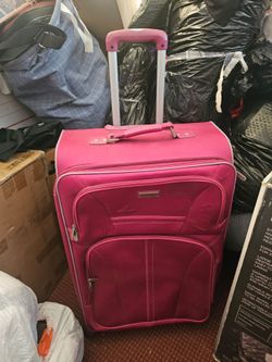 Suitcase big size all the wheels works Good
