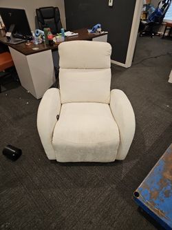 White Lazyboy/recliner