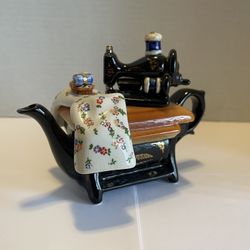 Vintage Paul Cardew Design Mini “Infusion Sewing Machine “ Teapot