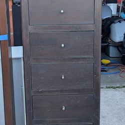 6 dresser tall dresser $85 pick up Eden place Escondido