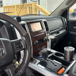 2012 Ram Laramie 5.7 Hemi