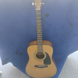 Fender DG83 NAT guitar With Case And Extras