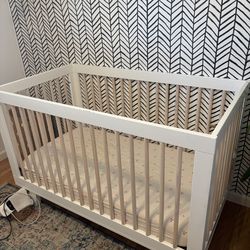 Baby crib for sale