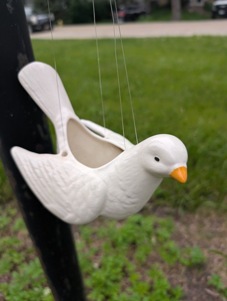 VINTAGE HANGING CERAMIC BIRD PLANT CONTAINER