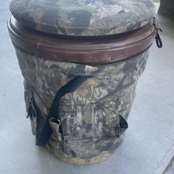 Outdoor Bucket Cooler With Pouches 