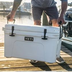 YETI Tundra 75 Quarts Cooler