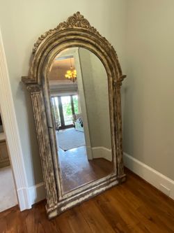 Hooker Vera Wall Mirror W/Jewelry Storage
