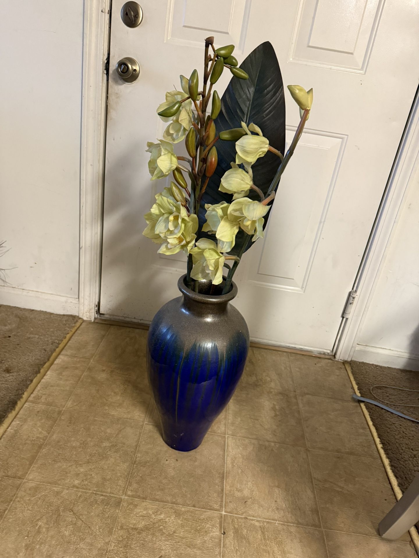 Tall Decorative Vase with Artificial Floral Arrangement – Gradient Blue & Metallic Finish