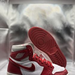 Air Jordan 1 varsity red