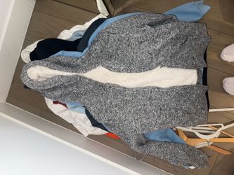 Zipping hoody