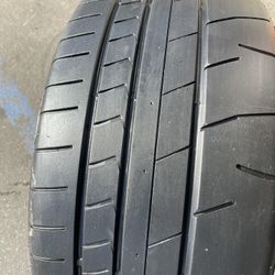 285/35/18 (1) Bridgestone Dueler Run Flat $85 
