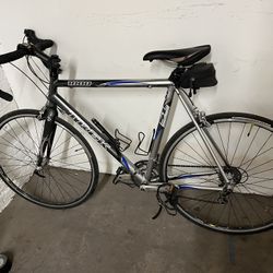 Trek 1000 Carbon Road Bike