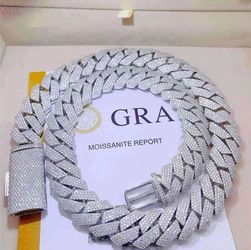 Diamond moissanitie Cuban Link chain