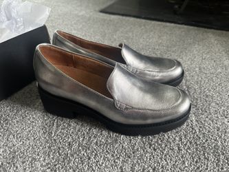 New Shoes Naturalizer size 9