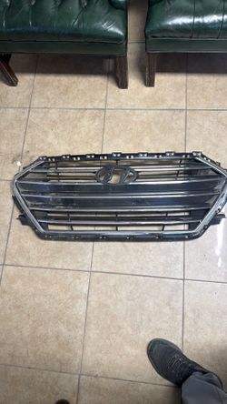 Hyundai ELANTRA grill  2017 to  2018