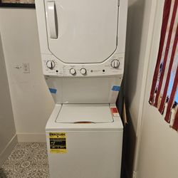 GE stackable Washer Dryer
