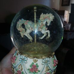 Pony Globe