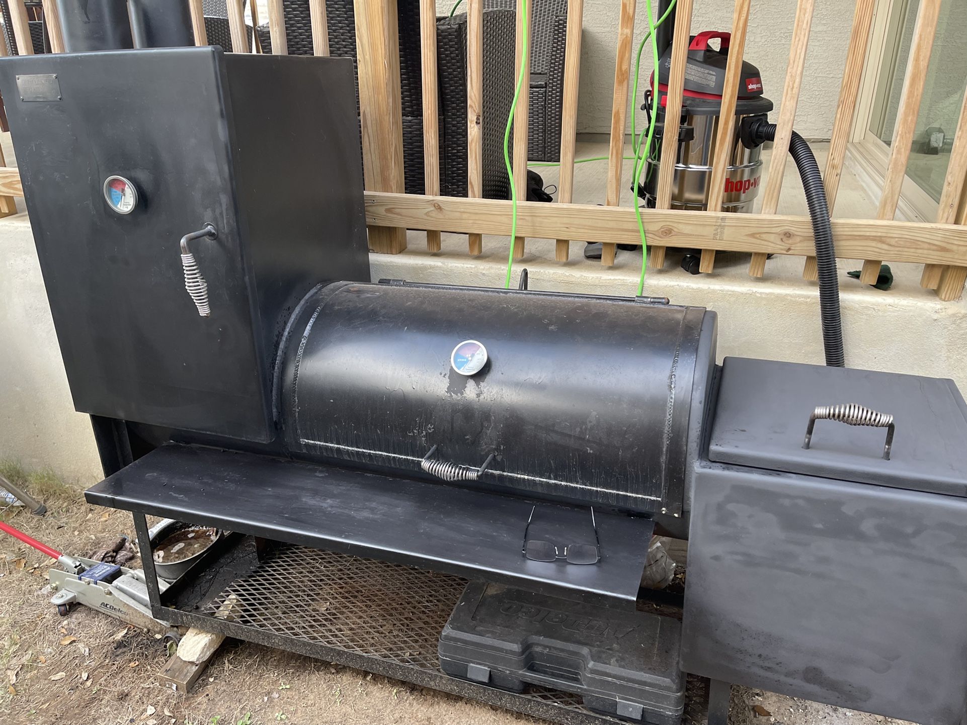 Smoker Bar B Q Pit for Sale in San Antonio, TX OfferUp