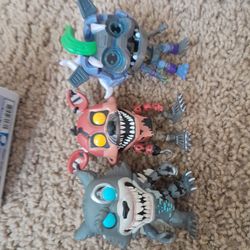 Funko fnaf pops and youtooz fnaf