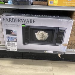 Farberware 1.1 Cubic Feet Countertop Microwave Oven 
