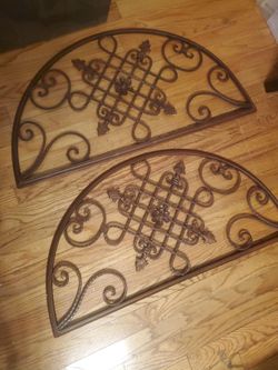 2 metal wall decor