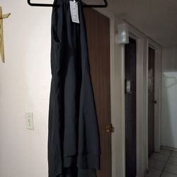 New Summer/fresh formal dress size: XL.. fits like size: L.. to the knees,  longer in the back. Weeding, party, event, graduation, funeral.

Pickup Ea