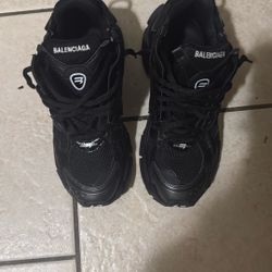 1:1 Balenciaga Runners no Box Size 42