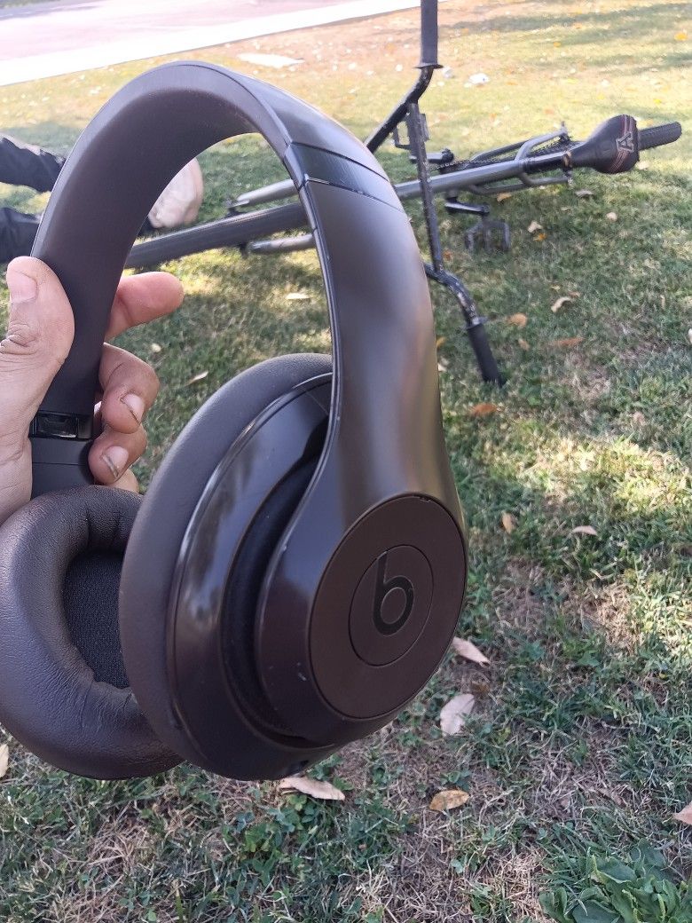 Beats Studio Pro