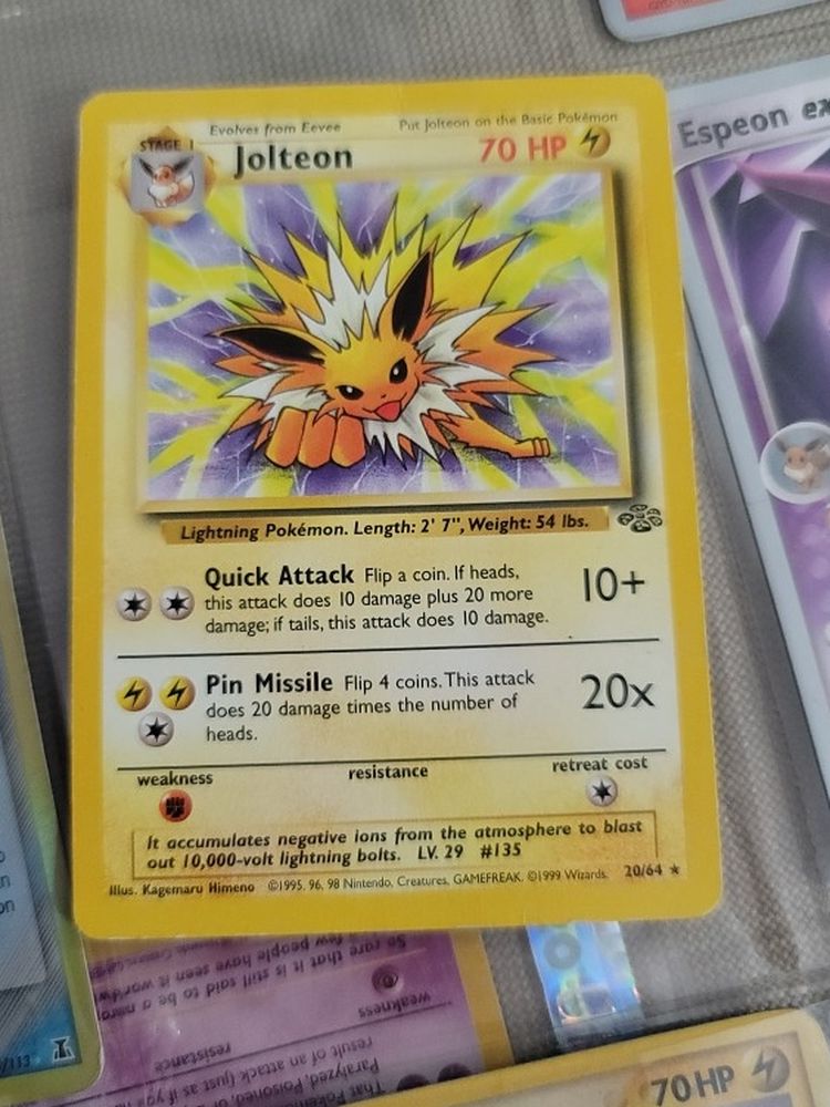 Jolteon Pokémon Card
