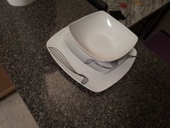 Porcelain Beautiful Dinnerware Sets.
