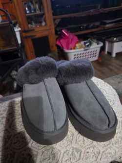 Ugg womens slippers
