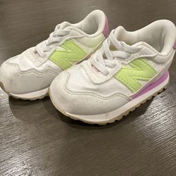 kid’s sneakers 