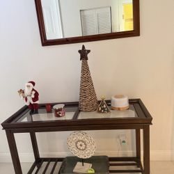 Two Medium Tables, Two Small Tables, And Mirror (No decorations Included) Almost New Perfect Condition