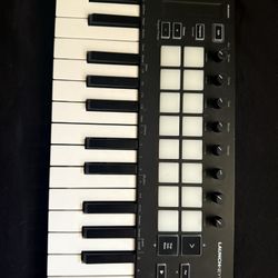 Novation Launchkey Mini MIDI controller 