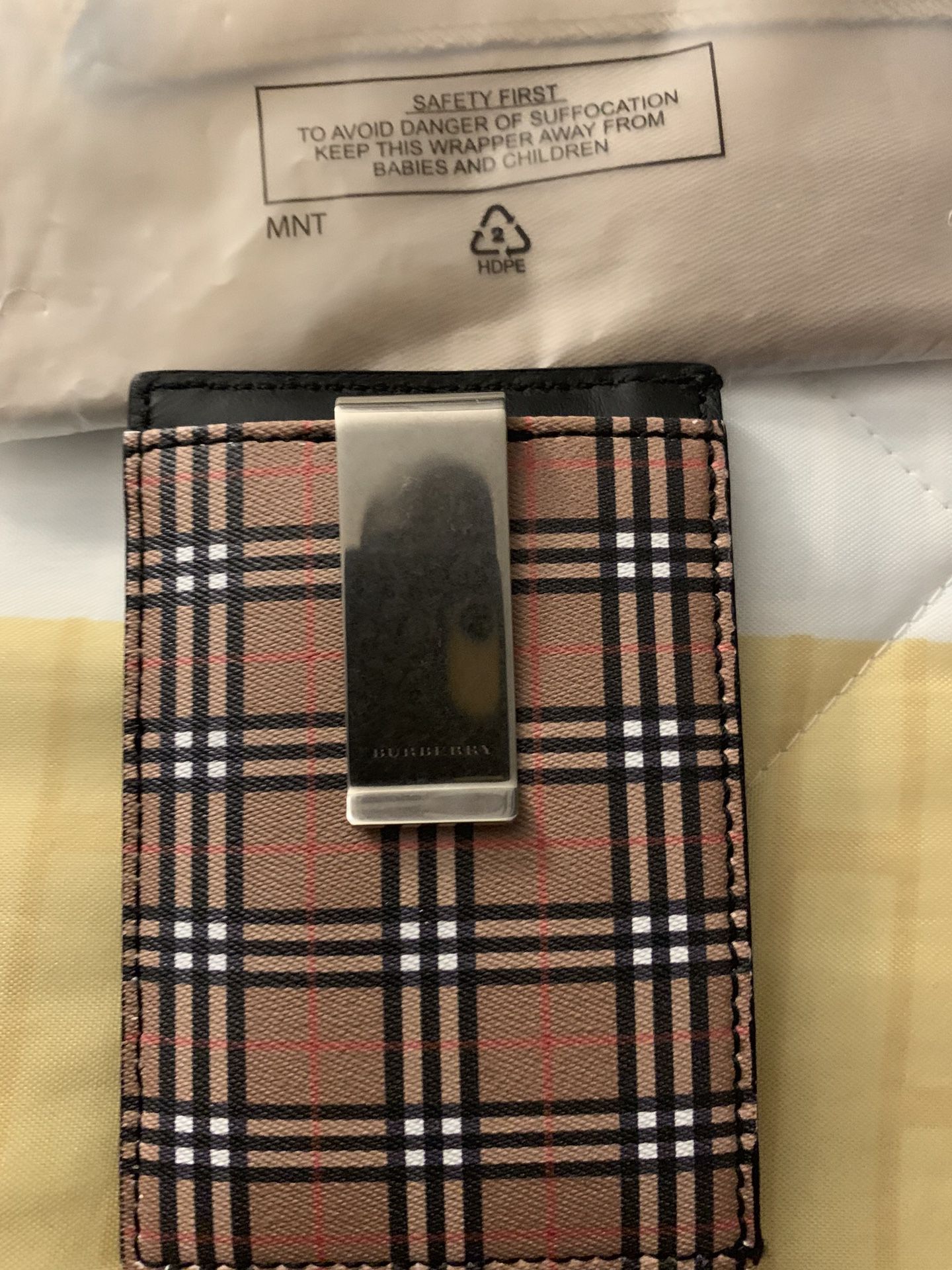 Men's Burberry Money Clip Wallet/ Authentic! Not FAKE! for Sale in Houston,  TX - OfferUp
