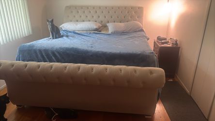 King size sleigh bed