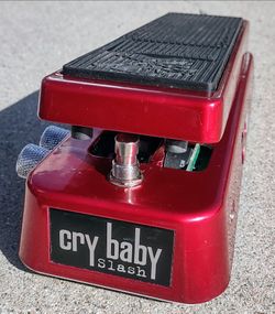 Dunlop SW95 Slash Signature Distortion & Cry Baby Wah Pedal (**NEEDS REPAIR**)