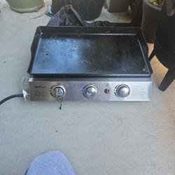 Royal Gourmet Flat Top.  Portable