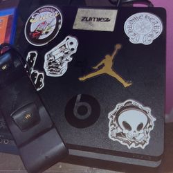 ps4 slim Gow 2018 & Ragnorok included+ Farcry 6