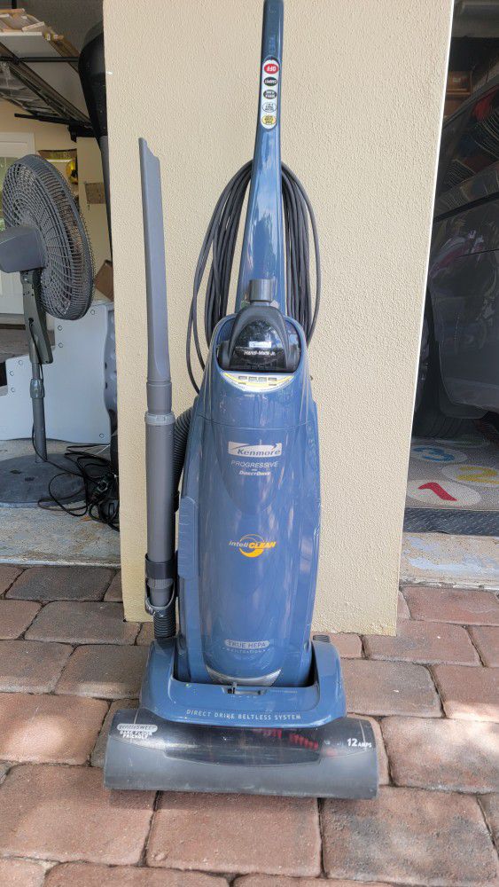 Kenmore Corded Upright Vacuum. Cleaner