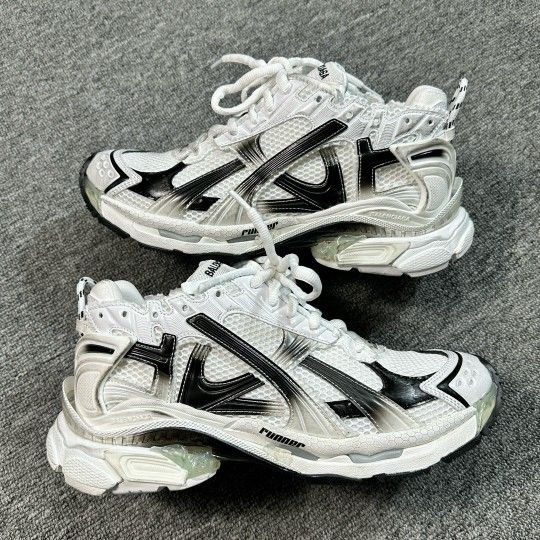 đđ§lđ˛ đĢđđŠlđ˛ đ¨đ§ đG : đđđđ¤đĸđđ¤đŦđđđ Balenciaga
